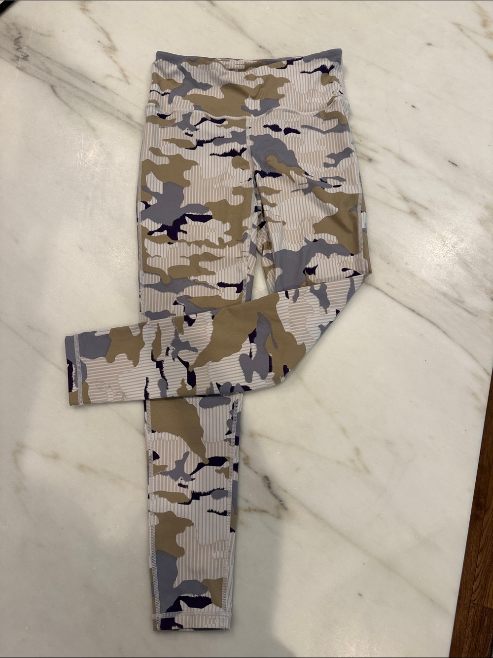 Mono B Camo Leggings in Beige, Gray & Cream Women’s size Medium